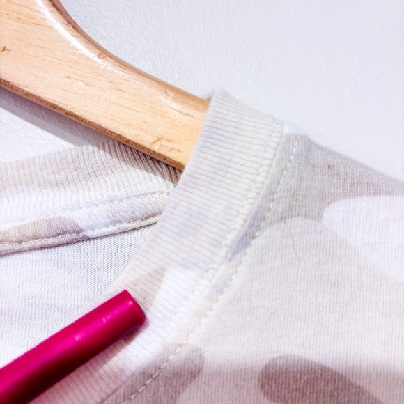 H&M Beige and white came t-shirt - Picture 6 of 6